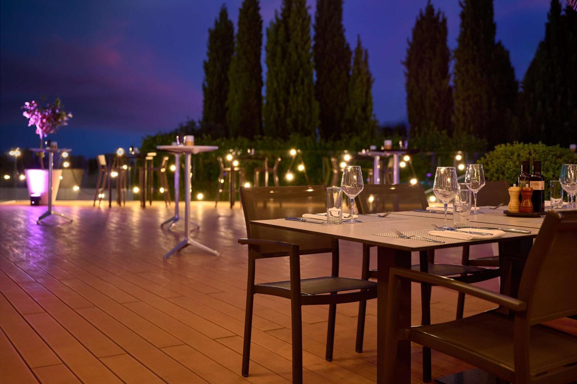 Radisson Blu Resort & Spa Split Luaran gambar The Deck