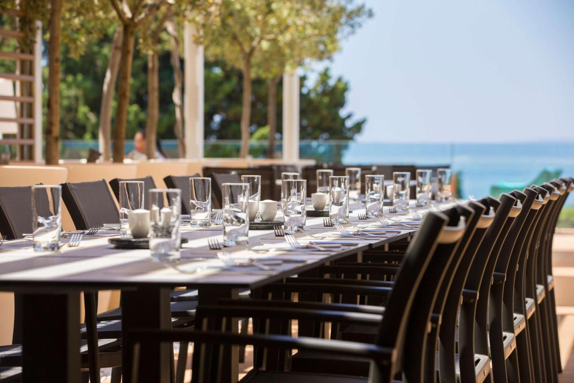 Radisson Blu Resort & Spa Split Luaran gambar The Beach Club